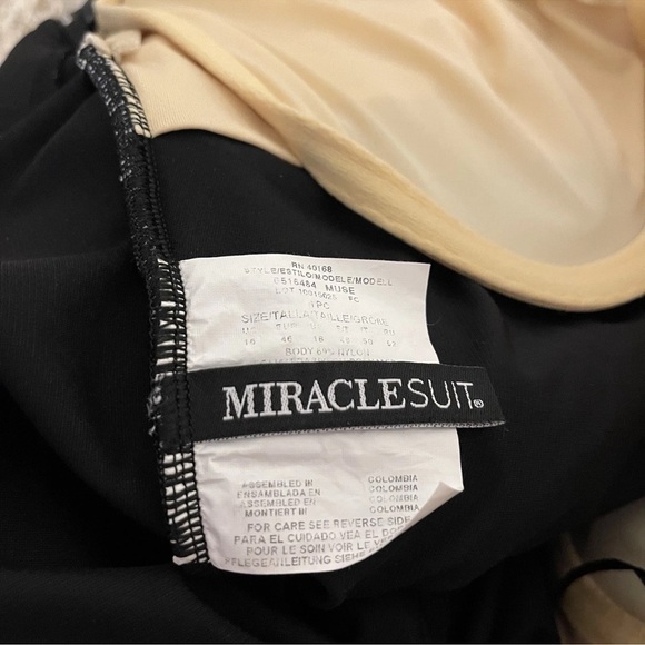 Miraclesuit Lanai Stripe Muse Bandeau Underwire One Piece Swimsuit Size 16 - Picture 6 of 10